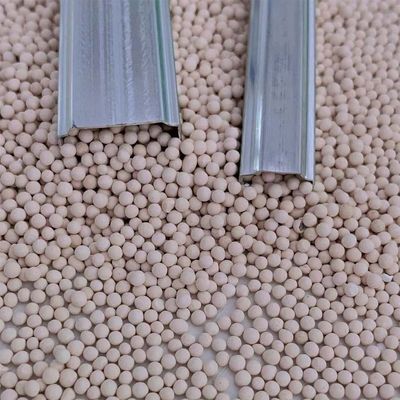 25 kg Carton Boîte emballée Zeolite 3A Perles de tamis moléculaire pour le séchage à l'aide de séchoirs de conception moderne