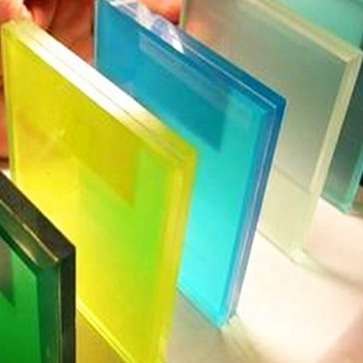 Film EVA en verre de haute sécurité coloré Un matériau polymère pour les performances des fenêtres en verre